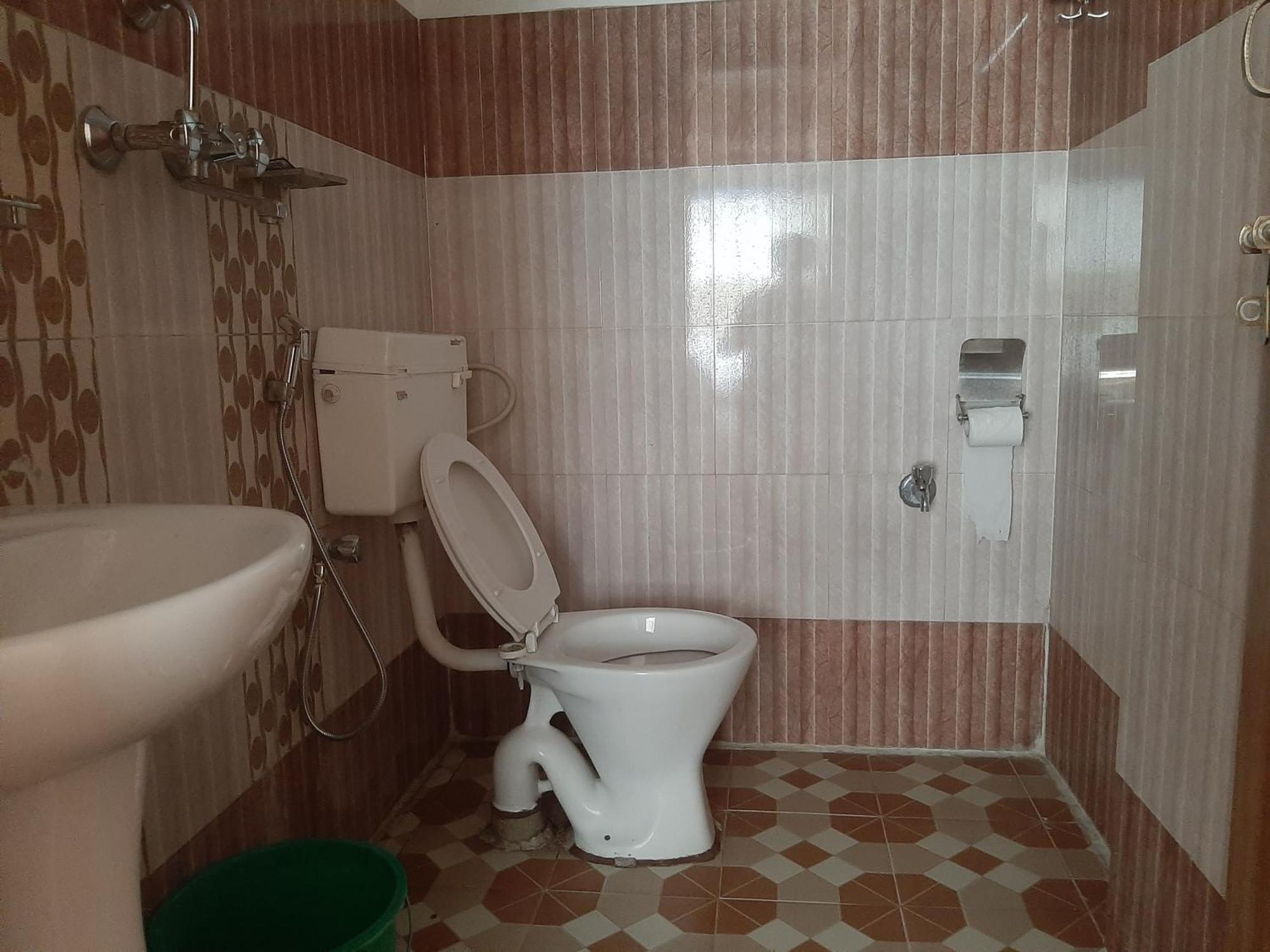 Hotel Lake N Yeti Покхара Екстер'єр фото